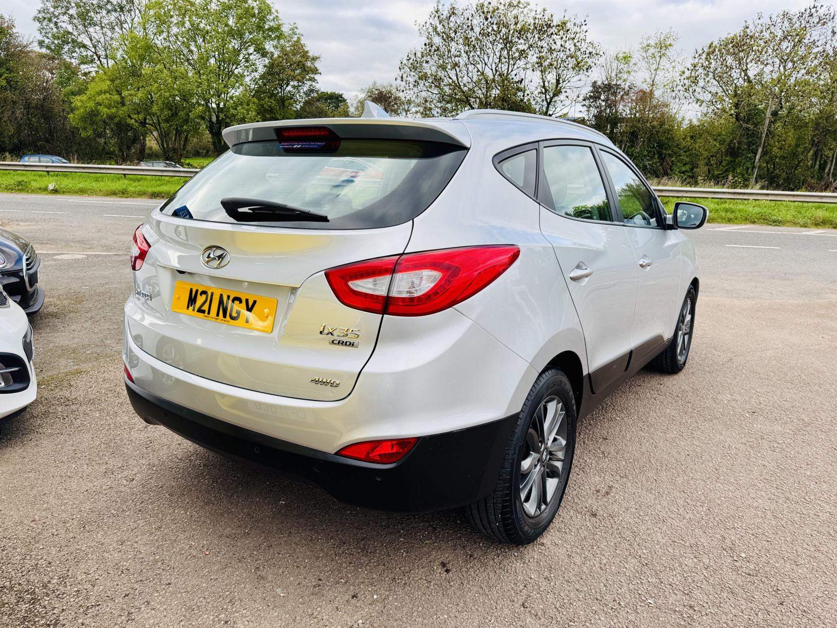 Hyundai ix35 2.0 CRDi SE SUV 5dr Diesel Auto 4WD Euro 5 (Nav) (134 bhp)