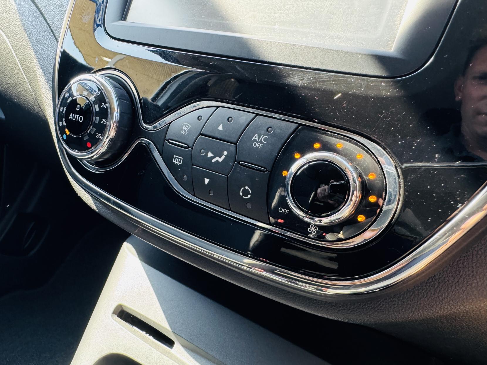 Renault Captur 1.5 dCi ENERGY Dynamique S Nav SUV 5dr Diesel Auto Euro 6 (s/s) (90 ps)