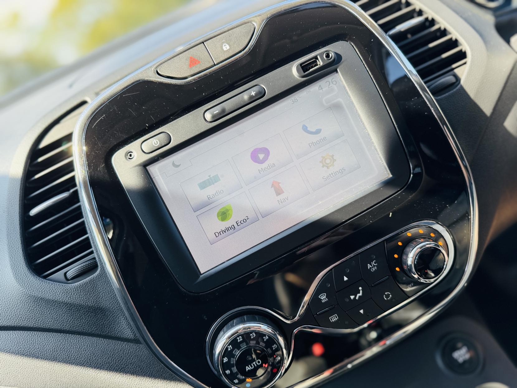 Renault Captur 1.5 dCi ENERGY Dynamique S Nav SUV 5dr Diesel Auto Euro 6 (s/s) (90 ps)