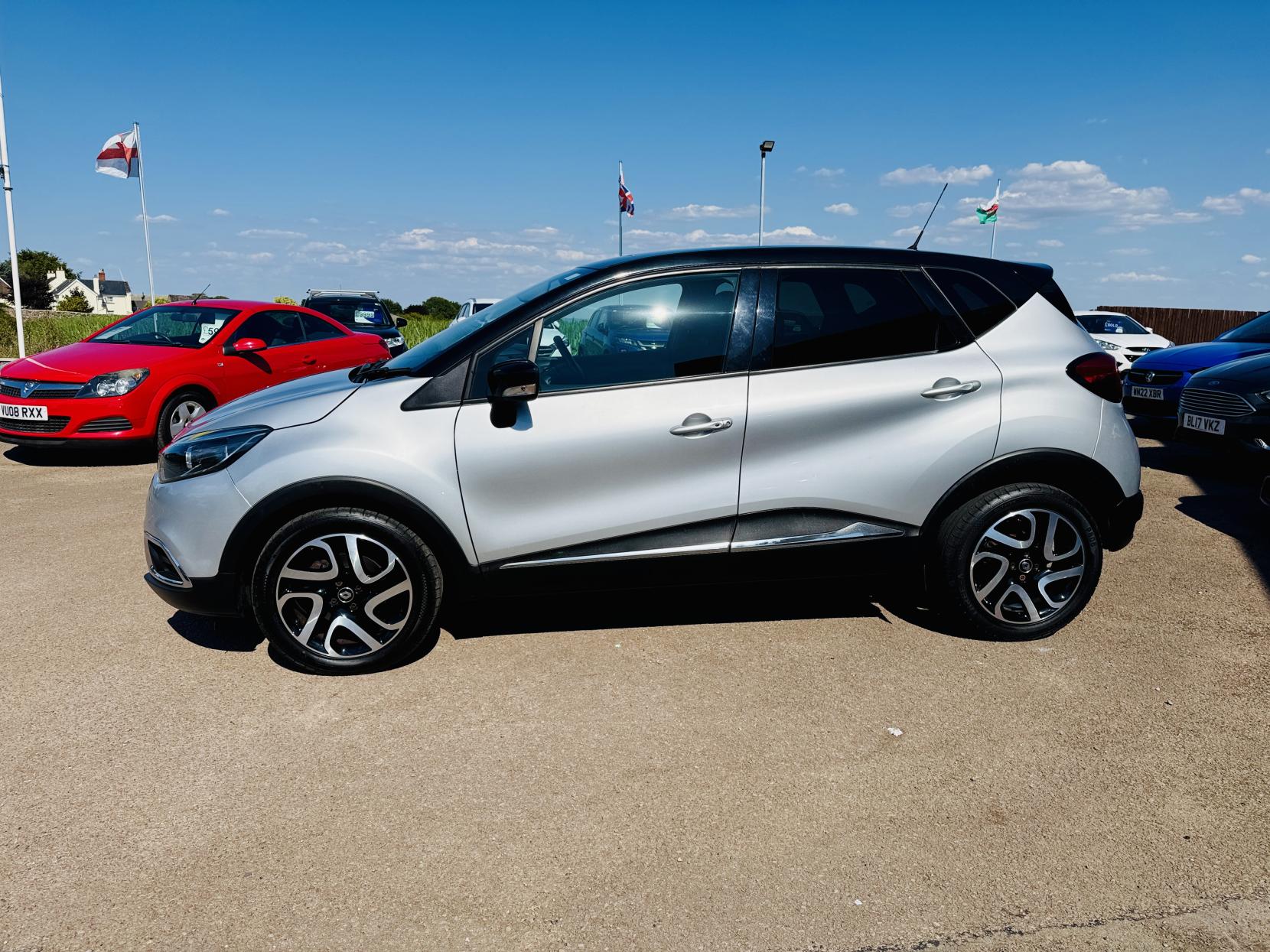 Renault Captur 1.5 dCi ENERGY Dynamique S Nav SUV 5dr Diesel Auto Euro 6 (s/s) (90 ps)