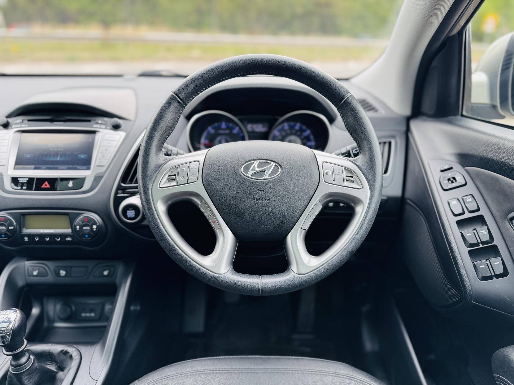 Hyundai ix35 1.7 CRDi Premium SUV 5dr Diesel Manual Euro 5 (s/s) (115 ps)