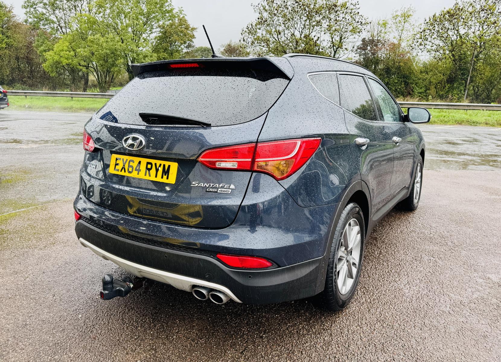 Hyundai Santa Fe 2.2 CRDi Premium SUV 5dr Diesel Manual 4WD Euro 5 (5 seat) (194 bhp)