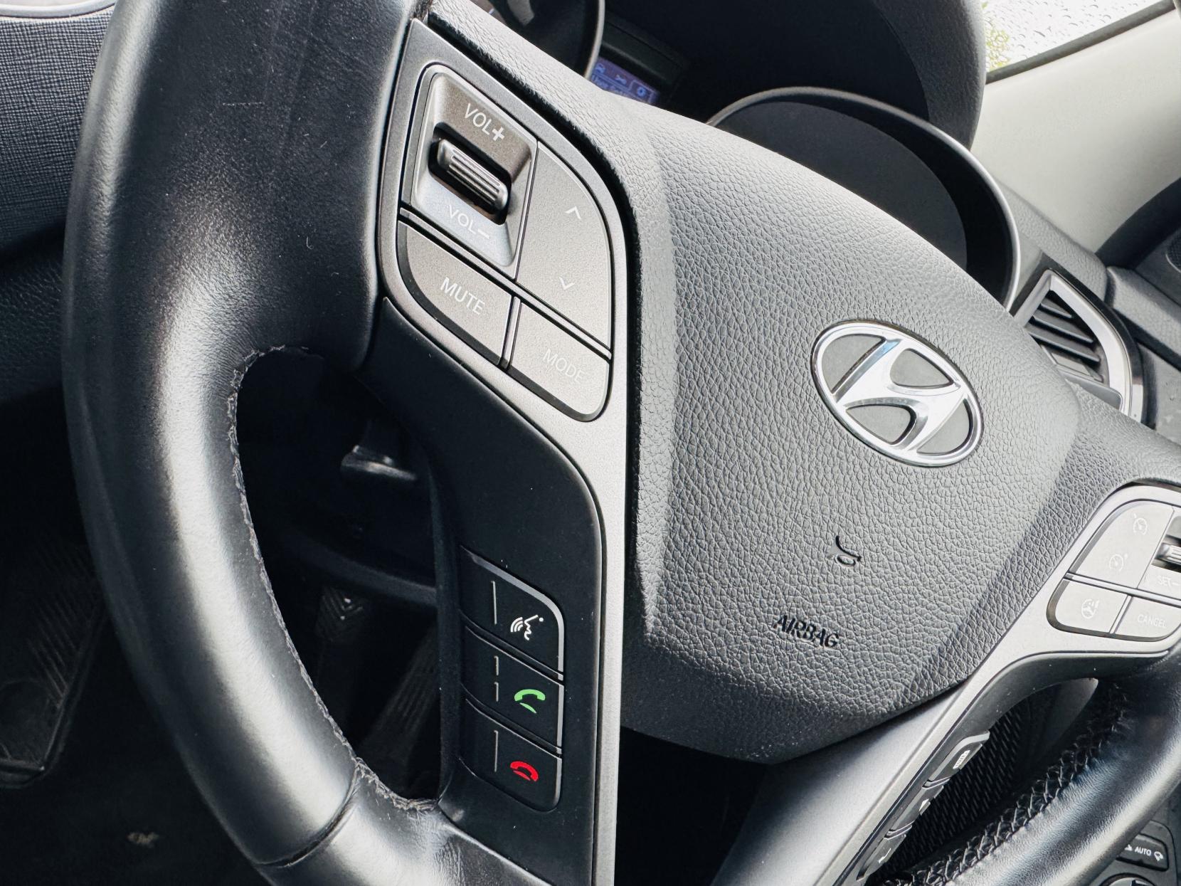 Hyundai Santa Fe 2.2 CRDi Premium SUV 5dr Diesel Manual 4WD Euro 5 (5 seat) (194 bhp)