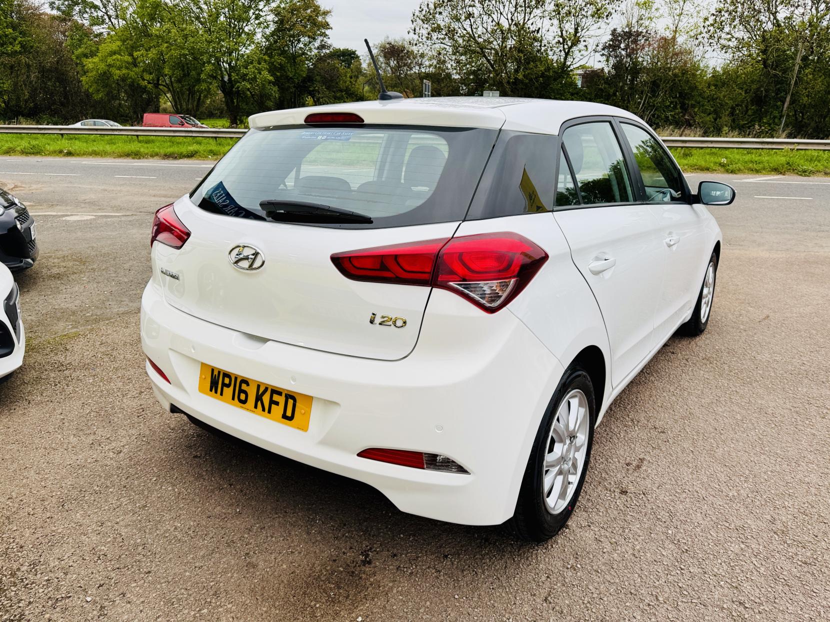 Hyundai i20 1.2 Blue Drive SE Hatchback 5dr Petrol Manual Euro 6 (s/s) (84 ps)
