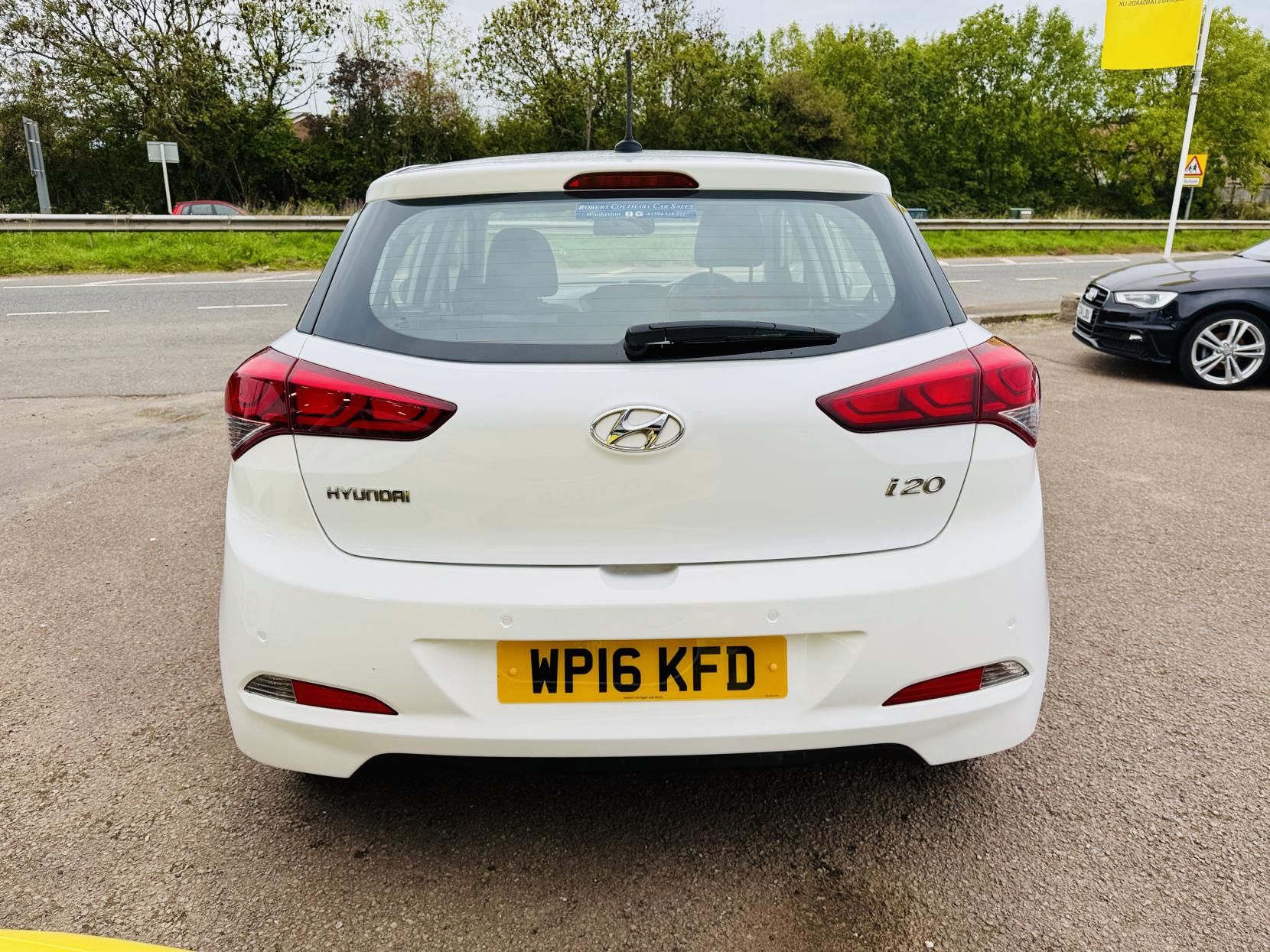 Hyundai i20 1.2 Blue Drive SE Hatchback 5dr Petrol Manual Euro 6 (s/s) (84 ps)