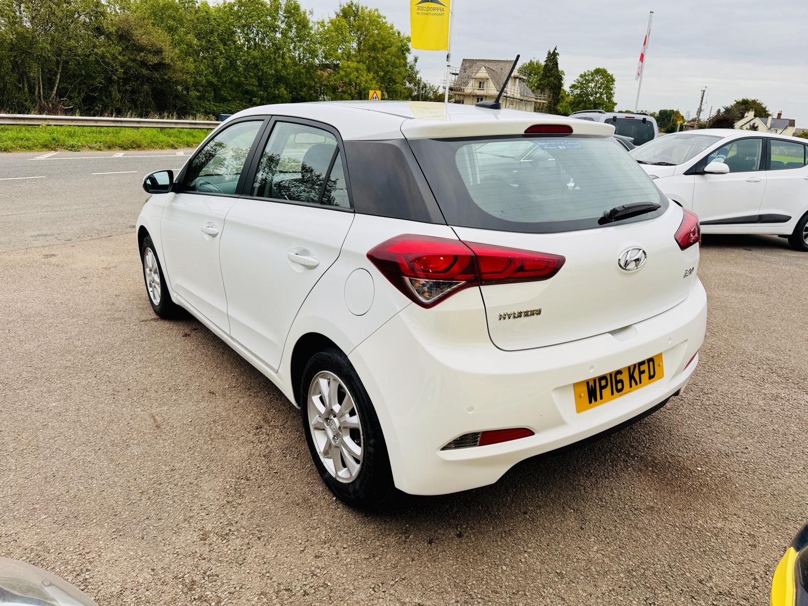 Hyundai i20 1.2 Blue Drive SE Hatchback 5dr Petrol Manual Euro 6 (s/s) (84 ps)
