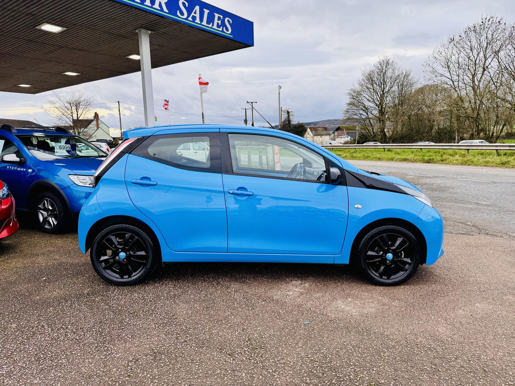 Toyota AYGO 1.0 VVT-i x-cite Hatchback 5dr Petrol Manual Euro 6 (68 ps)