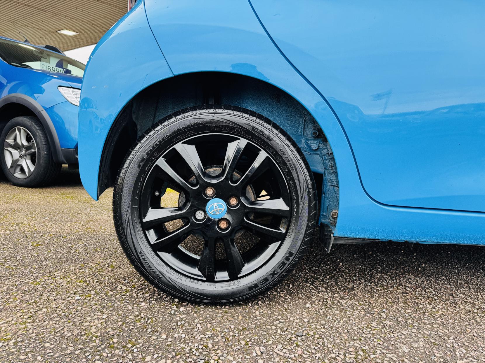 Toyota AYGO 1.0 VVT-i x-cite Hatchback 5dr Petrol Manual Euro 6 (68 ps)