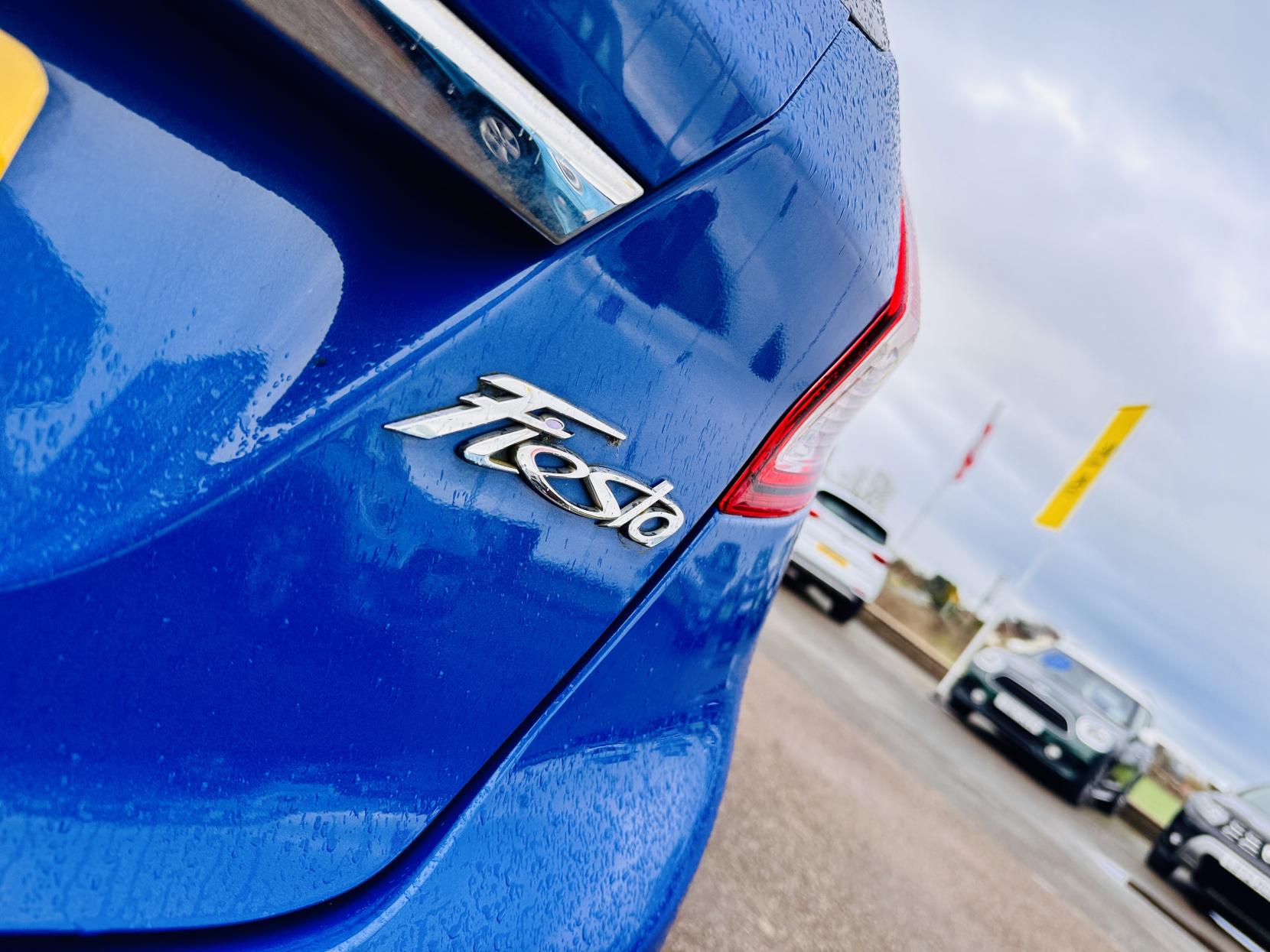 Ford Fiesta 1.25 Zetec Hatchback 5dr Petrol Manual Euro 5 (82 ps)