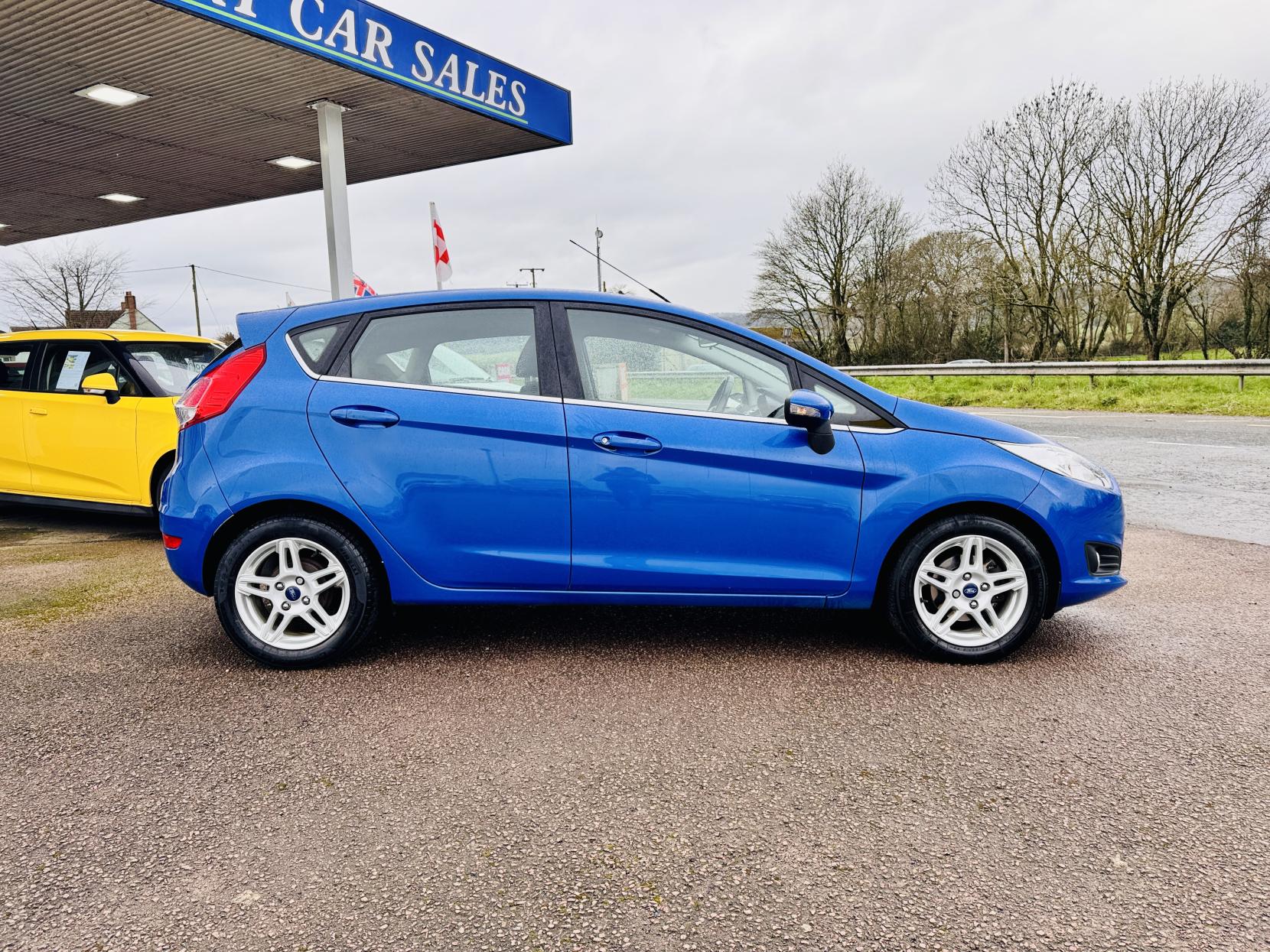 Ford Fiesta 1.25 Zetec Hatchback 5dr Petrol Manual Euro 5 (82 ps)