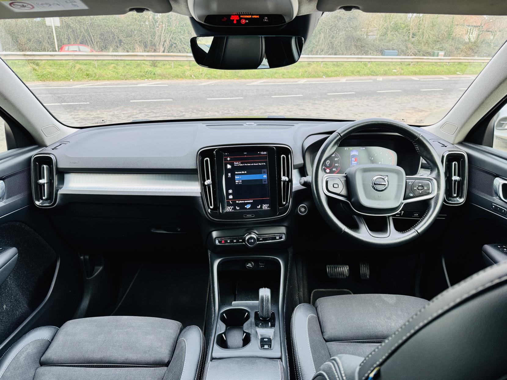 Volvo XC40 1.5 T3 Momentum Pro SUV 5dr Petrol Auto Euro 6 (s/s) (163 ps)