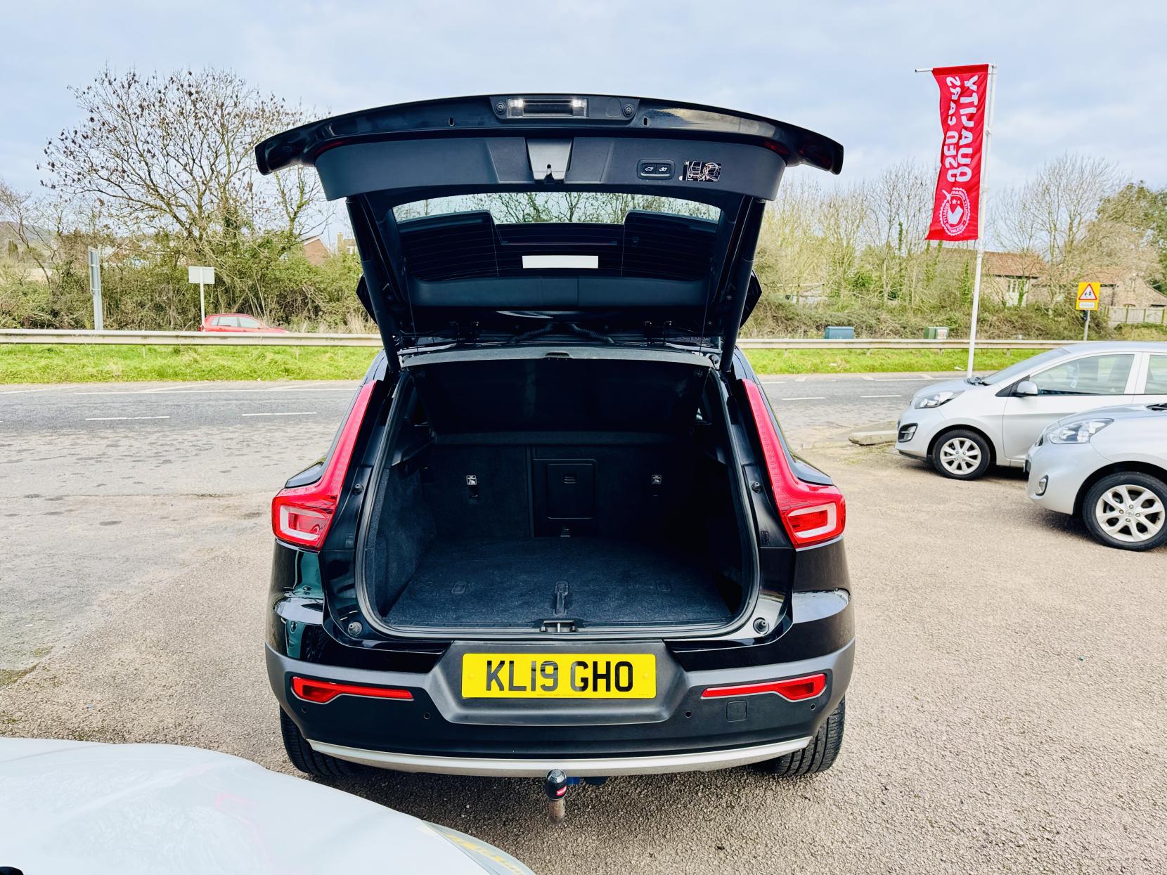 Volvo XC40 1.5 T3 Momentum Pro SUV 5dr Petrol Auto Euro 6 (s/s) (163 ps)