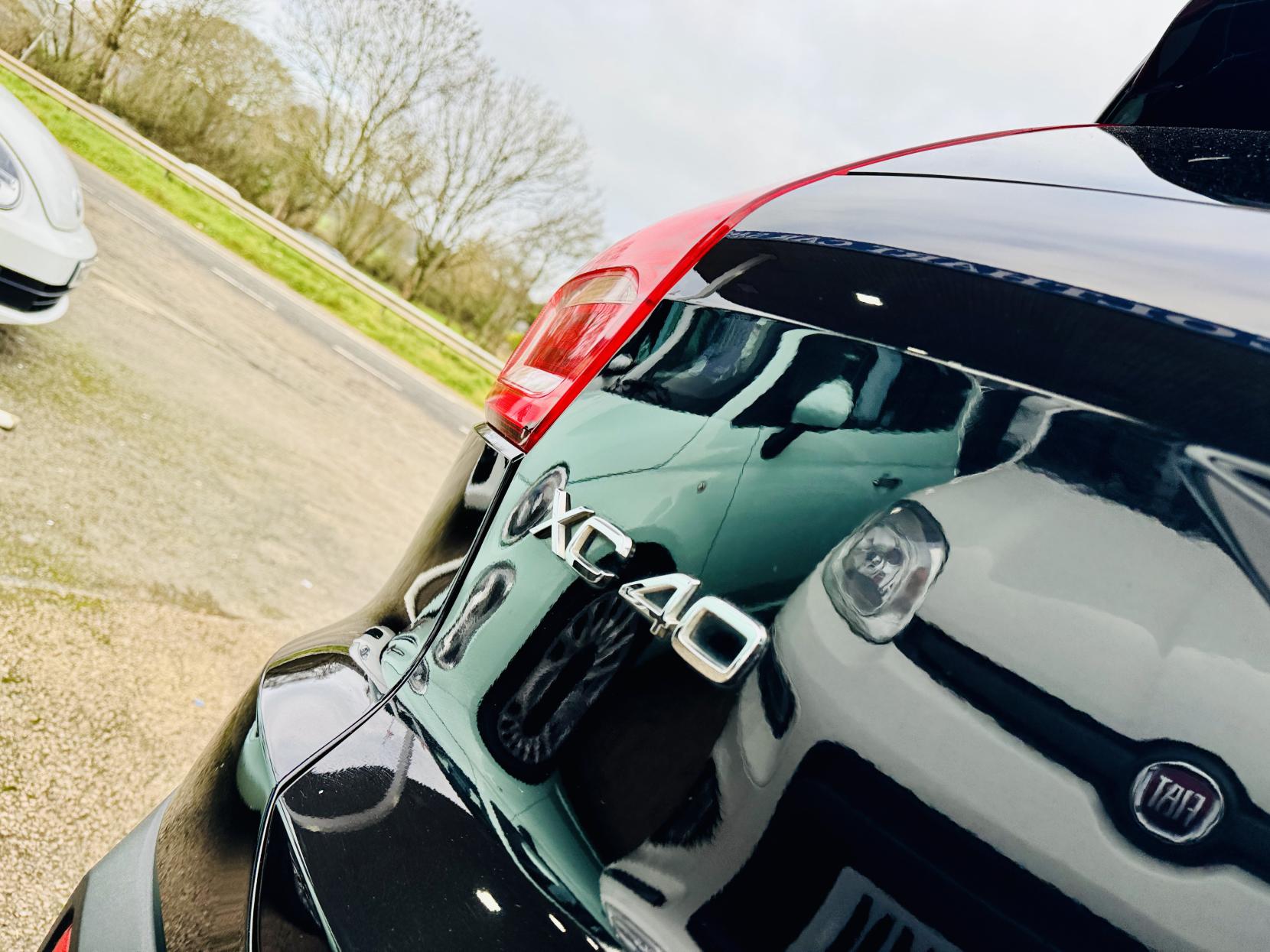 Volvo XC40 1.5 T3 Momentum Pro SUV 5dr Petrol Auto Euro 6 (s/s) (163 ps)