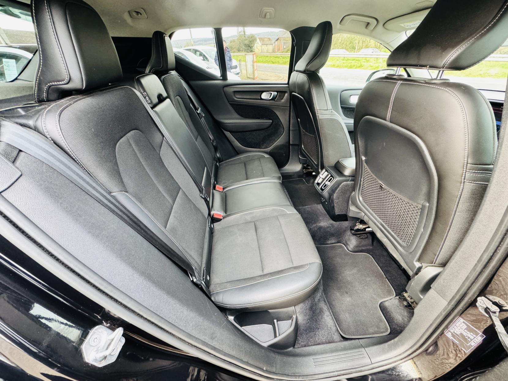 Volvo XC40 1.5 T3 Momentum Pro SUV 5dr Petrol Auto Euro 6 (s/s) (163 ps)