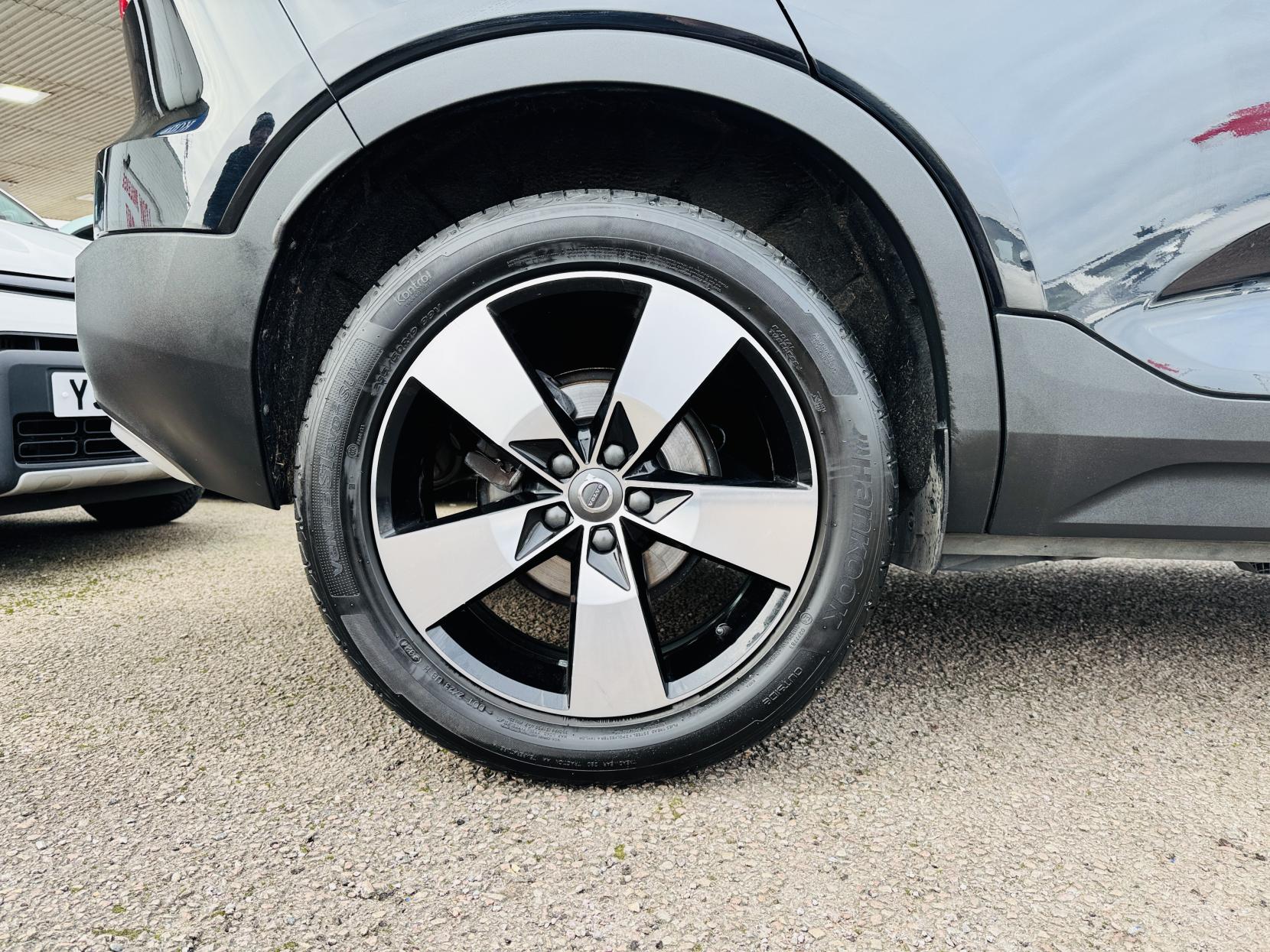 Volvo XC40 1.5 T3 Momentum Pro SUV 5dr Petrol Auto Euro 6 (s/s) (163 ps)