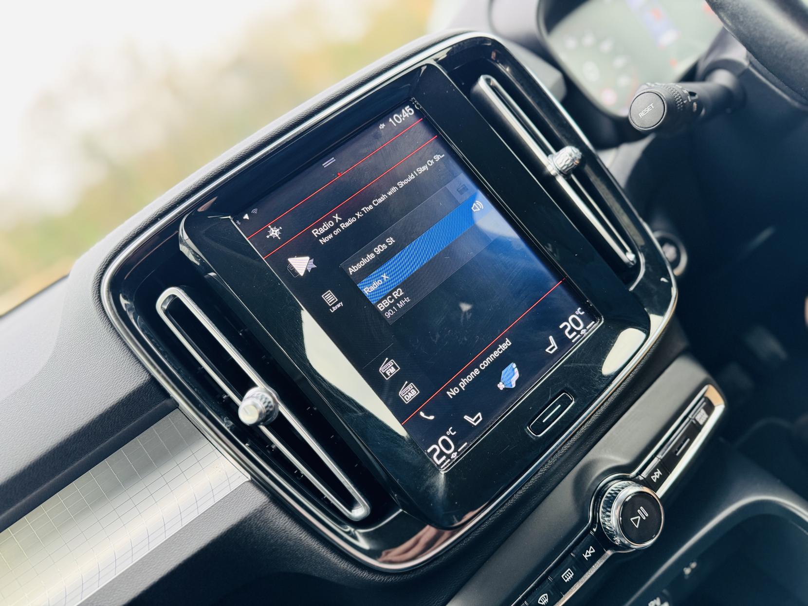 Volvo XC40 1.5 T3 Momentum Pro SUV 5dr Petrol Auto Euro 6 (s/s) (163 ps)