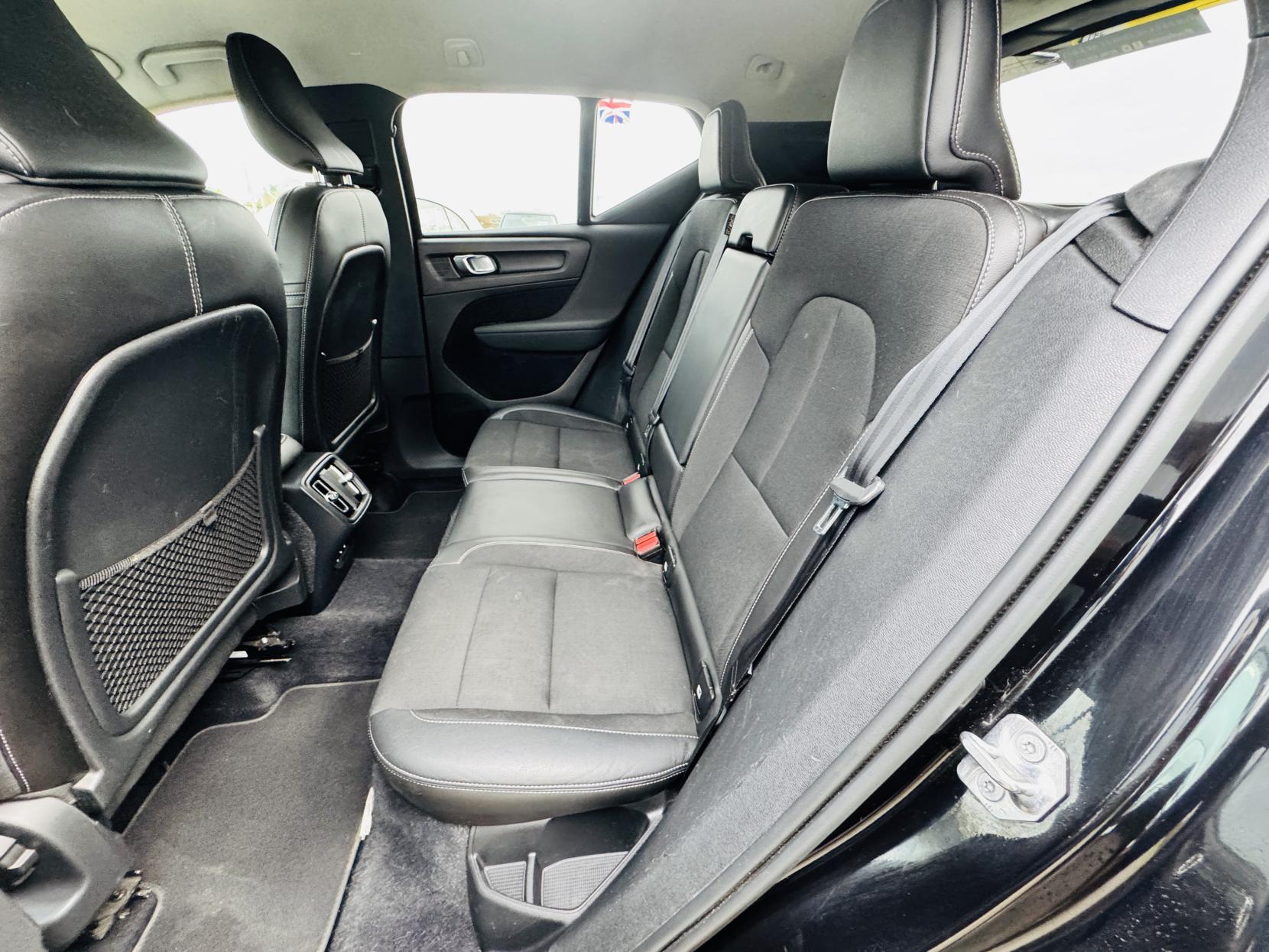 Volvo XC40 1.5 T3 Momentum Pro SUV 5dr Petrol Auto Euro 6 (s/s) (163 ps)