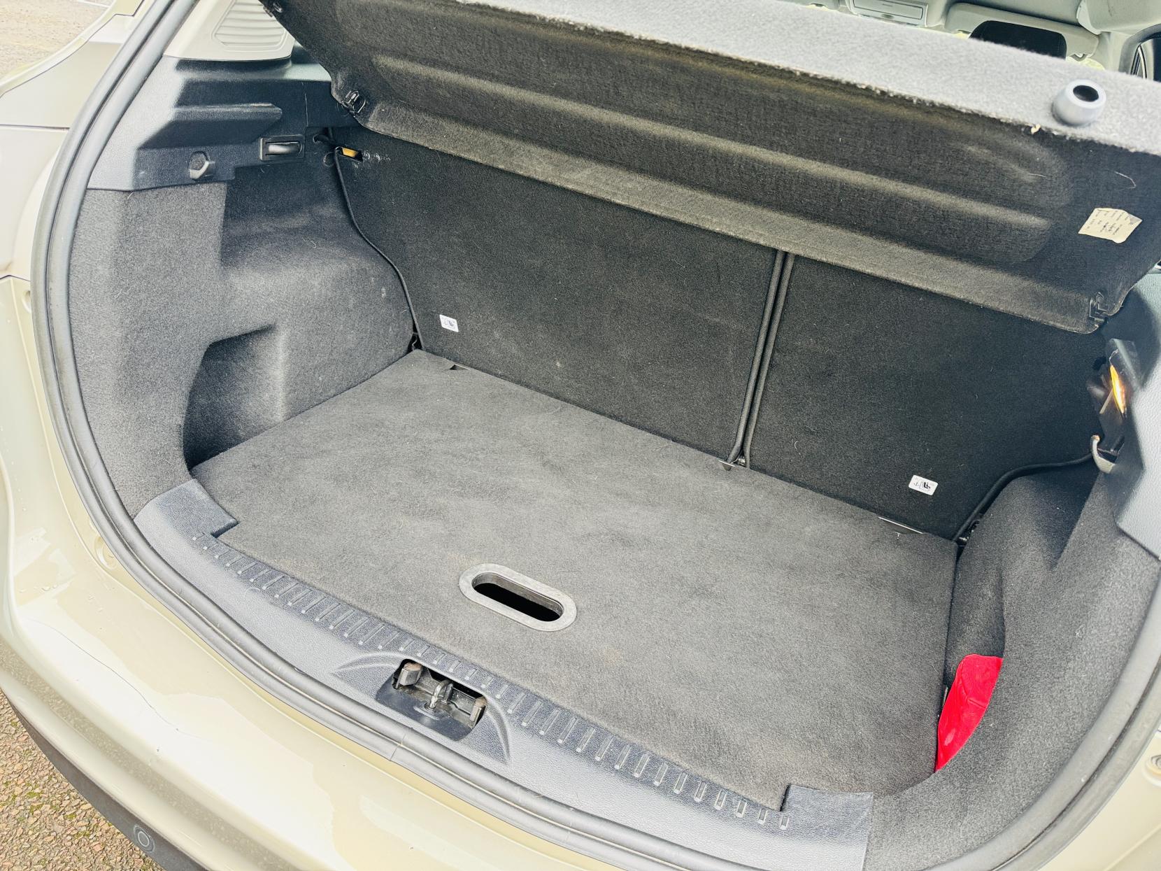 Ford B-Max 1.4 Zetec MPV 5dr Petrol Manual Euro 5 (90 ps)