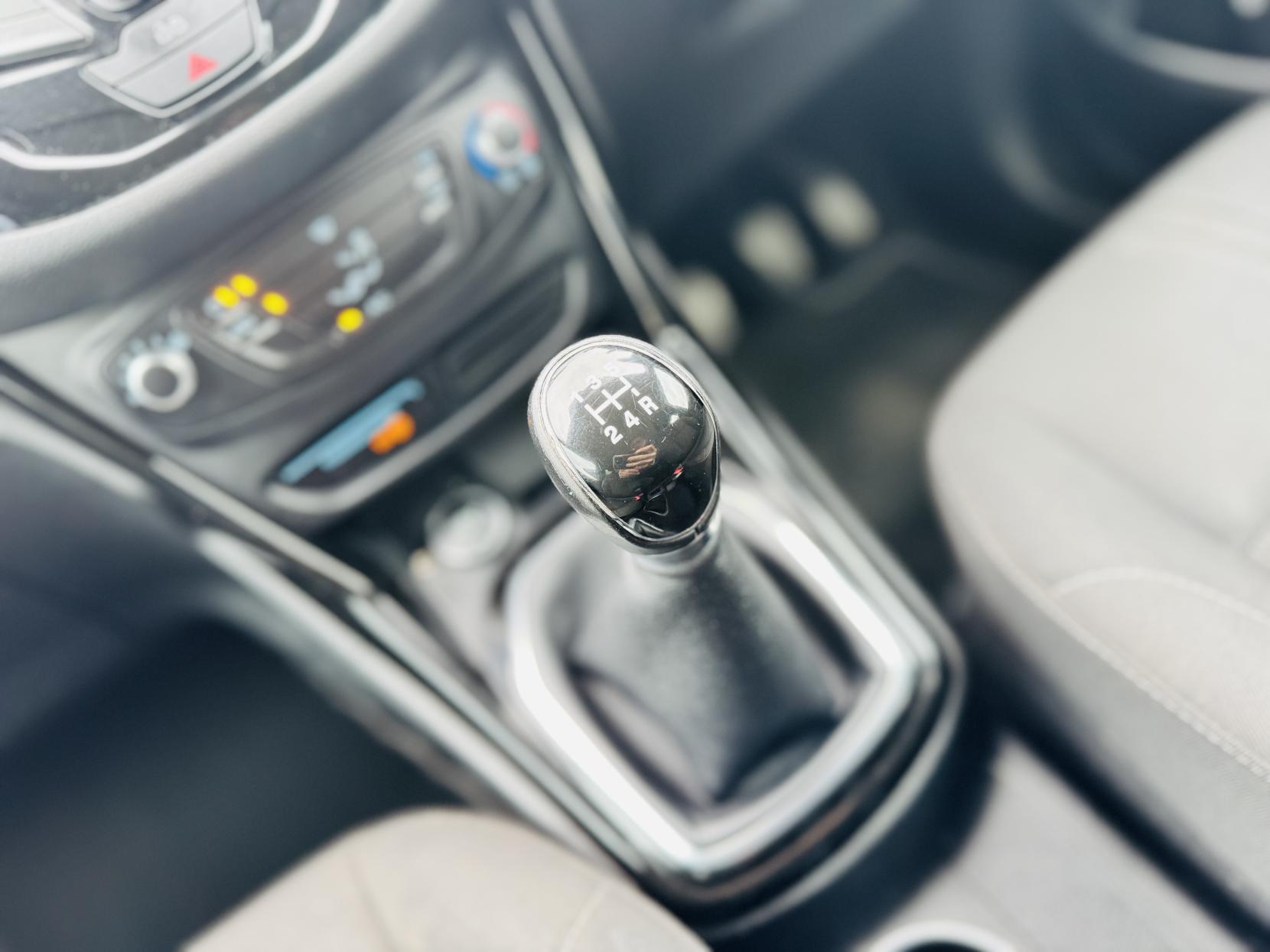 Ford B-Max 1.4 Zetec MPV 5dr Petrol Manual Euro 5 (90 ps)