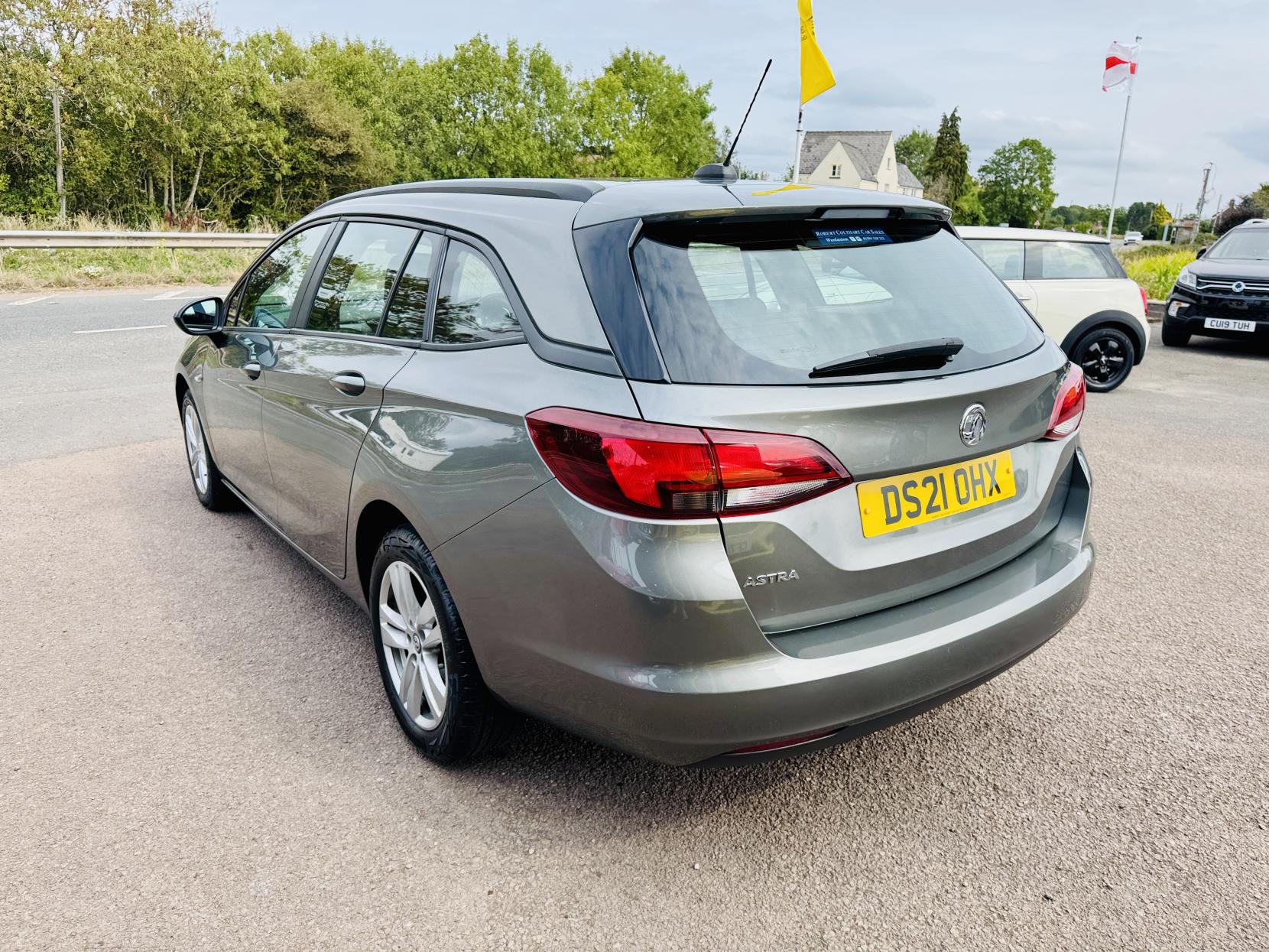 Vauxhall Astra 1.5 Turbo D Business Edition Nav Sports Tourer 5dr Diesel Manual Euro 6 (s/s) (122 ps)