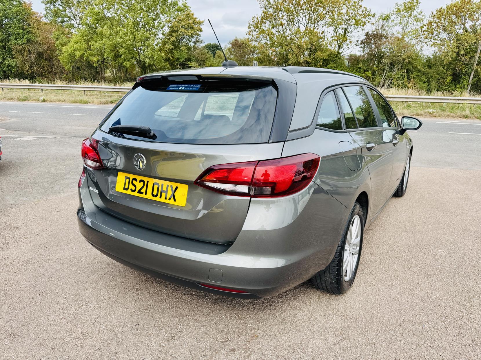 Vauxhall Astra 1.5 Turbo D Business Edition Nav Sports Tourer 5dr Diesel Manual Euro 6 (s/s) (122 ps)