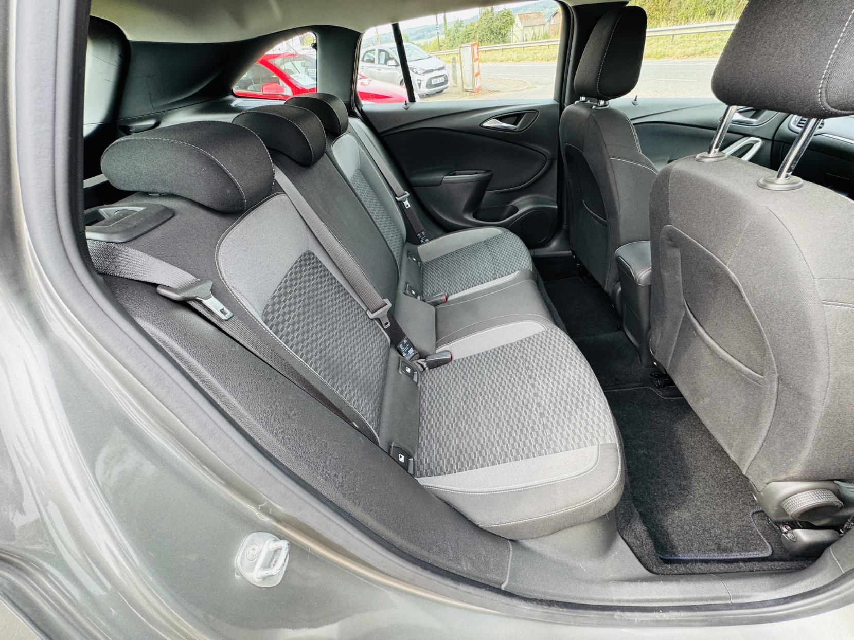 Vauxhall Astra 1.5 Turbo D Business Edition Nav Sports Tourer 5dr Diesel Manual Euro 6 (s/s) (122 ps)